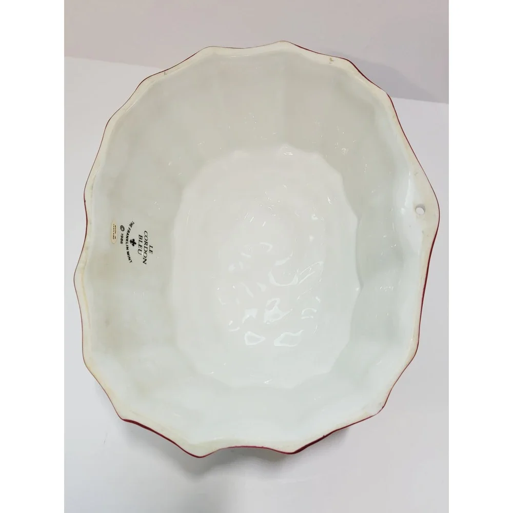 Franklin Mint Le Cordon Bleu Rabbit Jello Mold 1986 Ceramic White Pink Floral